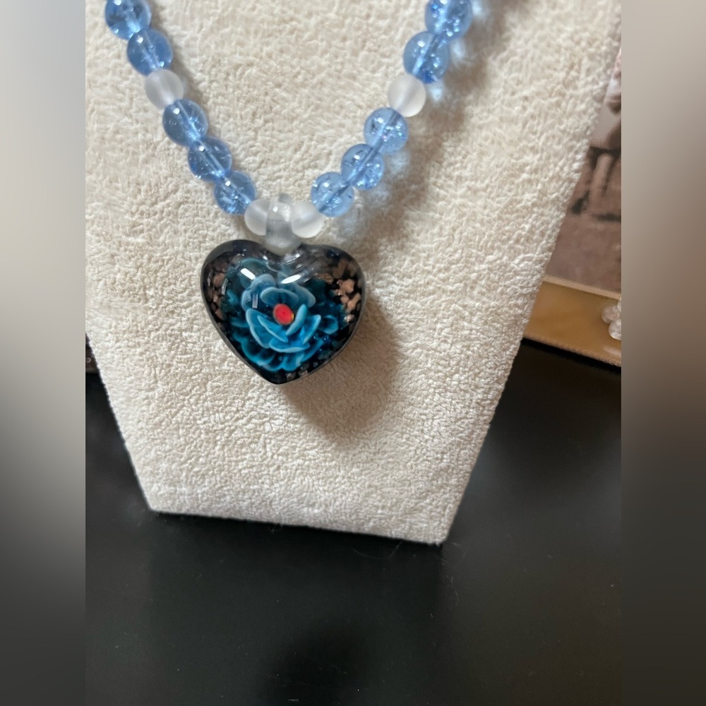 Vintage Blue & White Beaded Heart Necklace Reversible Black - Picture 4 of 8